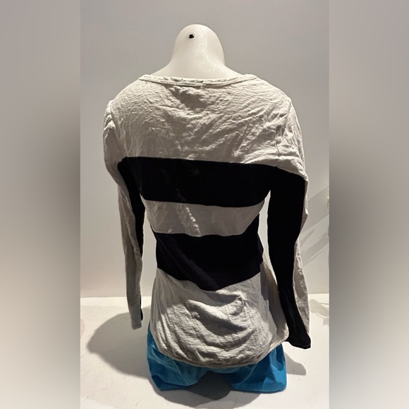 James Perse white and navy striped shirt. Cotton. Size 2 or medium. - Picture 5 of 7